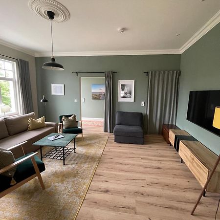 Luxus Lindenhof Apartments -Ferienwohnungen In Friesland An Der Nordsee Am Naturschutzgebiet Urwald Neuenburg  Dış mekan fotoğraf